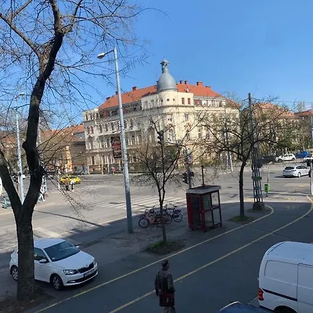 Cargo And Apartamento Budapest